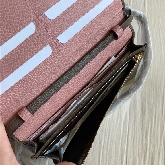 ✨PRICE DROP✨ Auth Gucci Wallet on Strap Crossbody - Picture 5 of 6